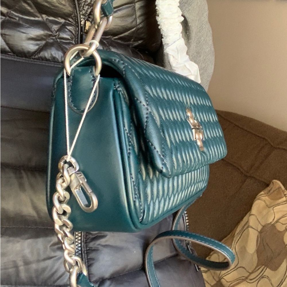 SOLD⛔️Authentic TORY BURCH Quilted Leather logo magnetic flap satchel/shoulder - Picture 6 of 16